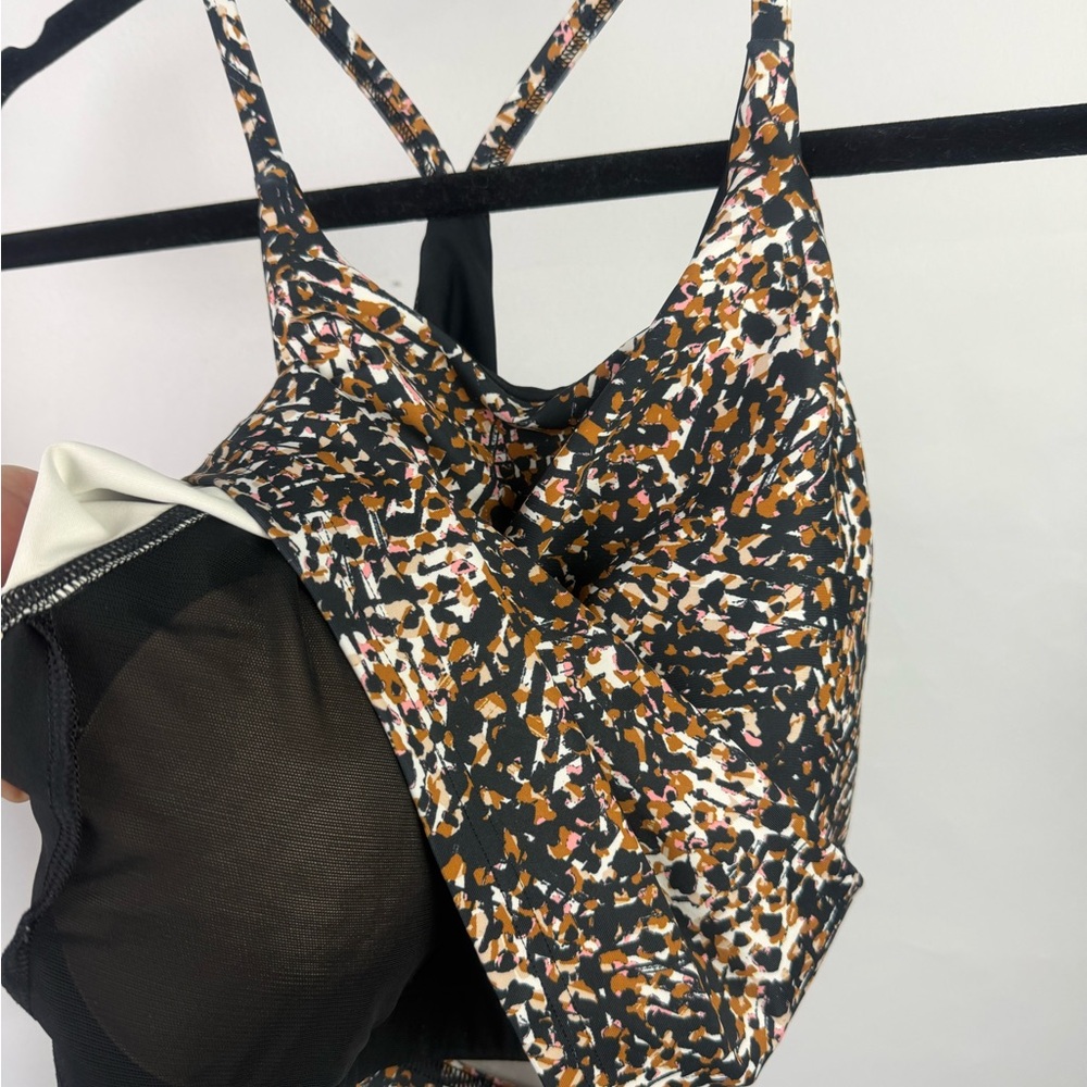 Old Navy Active Set Medium Sports Bra + Biker Shorts Printed Workout Gym - Picture 3 of 15